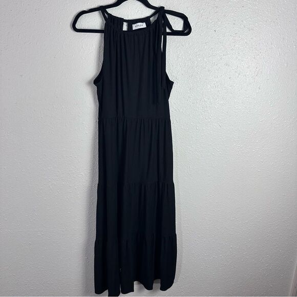 Gilli Dresses & Skirts - GILLI Elegant Black Sleeveless Dress